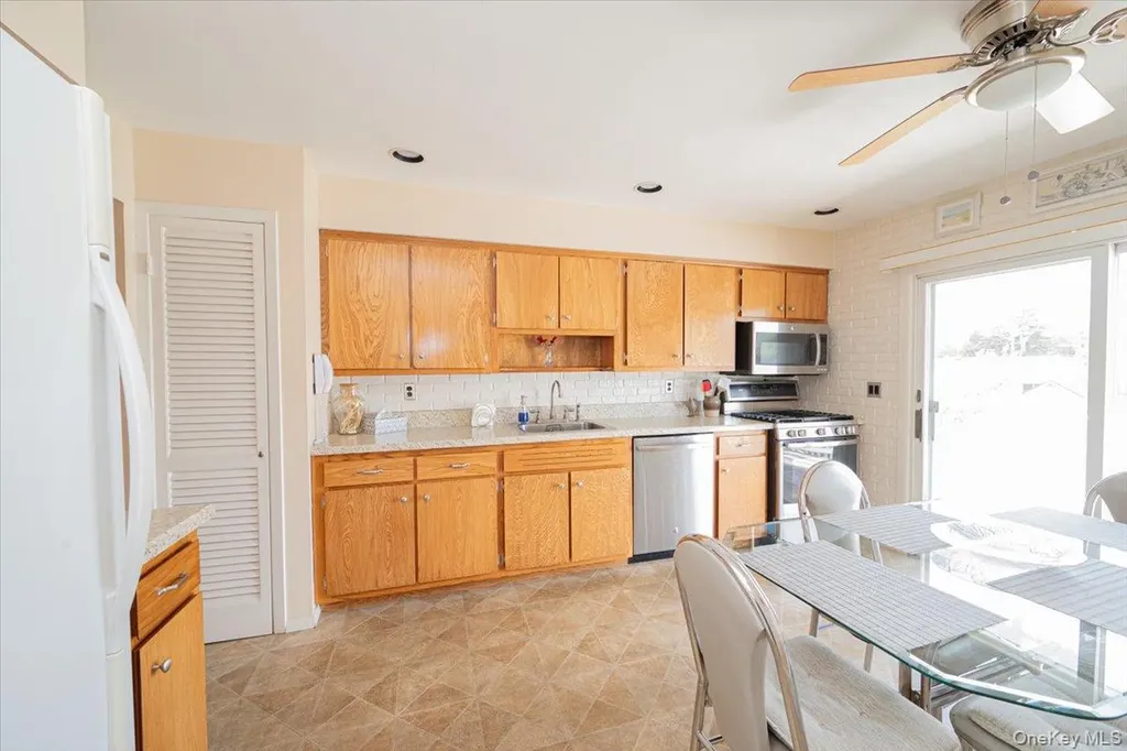 305 Kimberly Place West Islip NY 11795