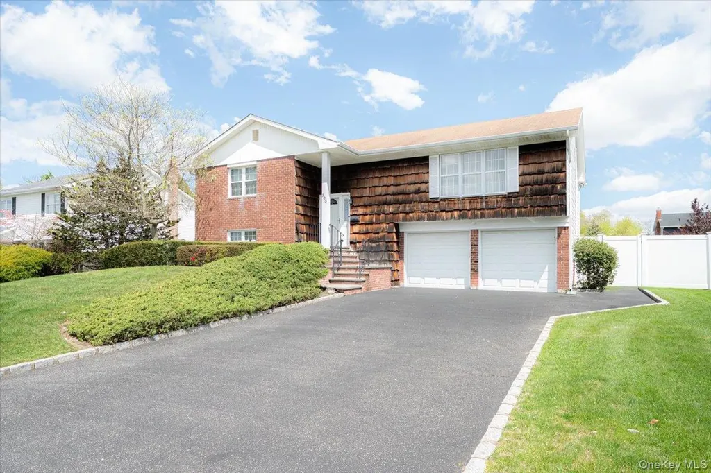 305 Kimberly Place West Islip NY 11795