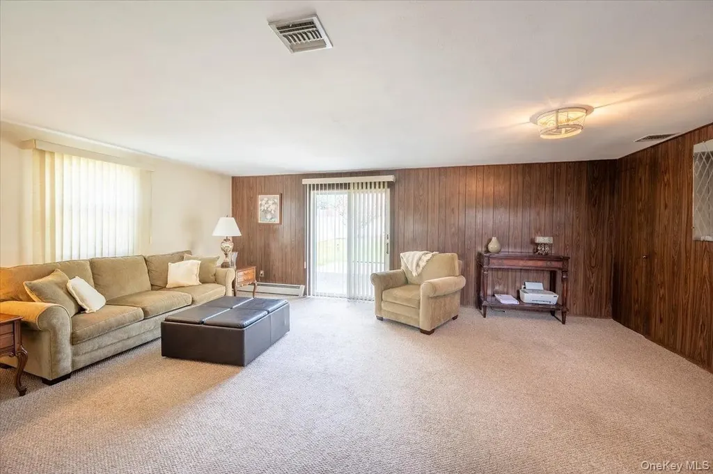 305 Kimberly Place West Islip NY 11795