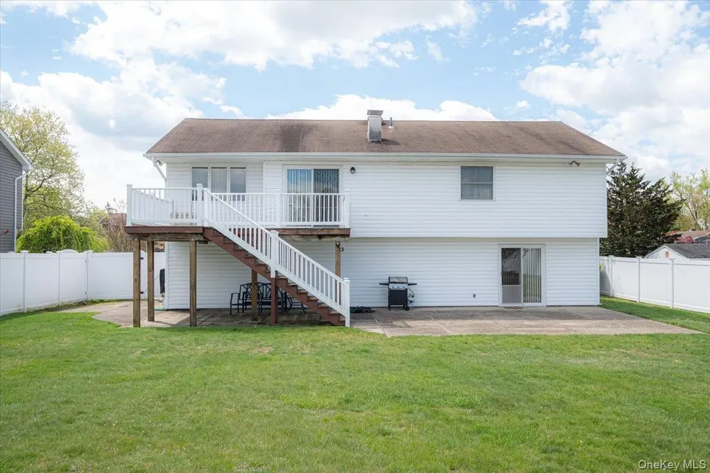 305 Kimberly Place West Islip NY 11795