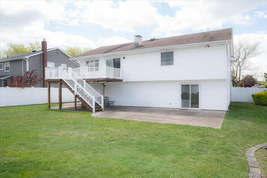 305 Kimberly Place West Islip NY 11795
