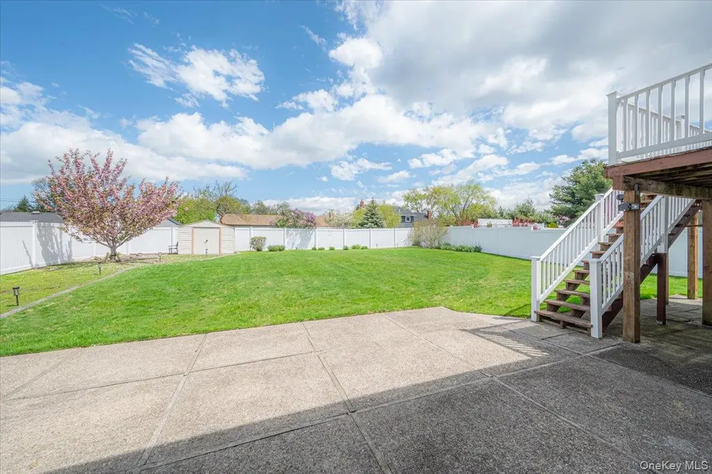 305 Kimberly Place West Islip NY 11795