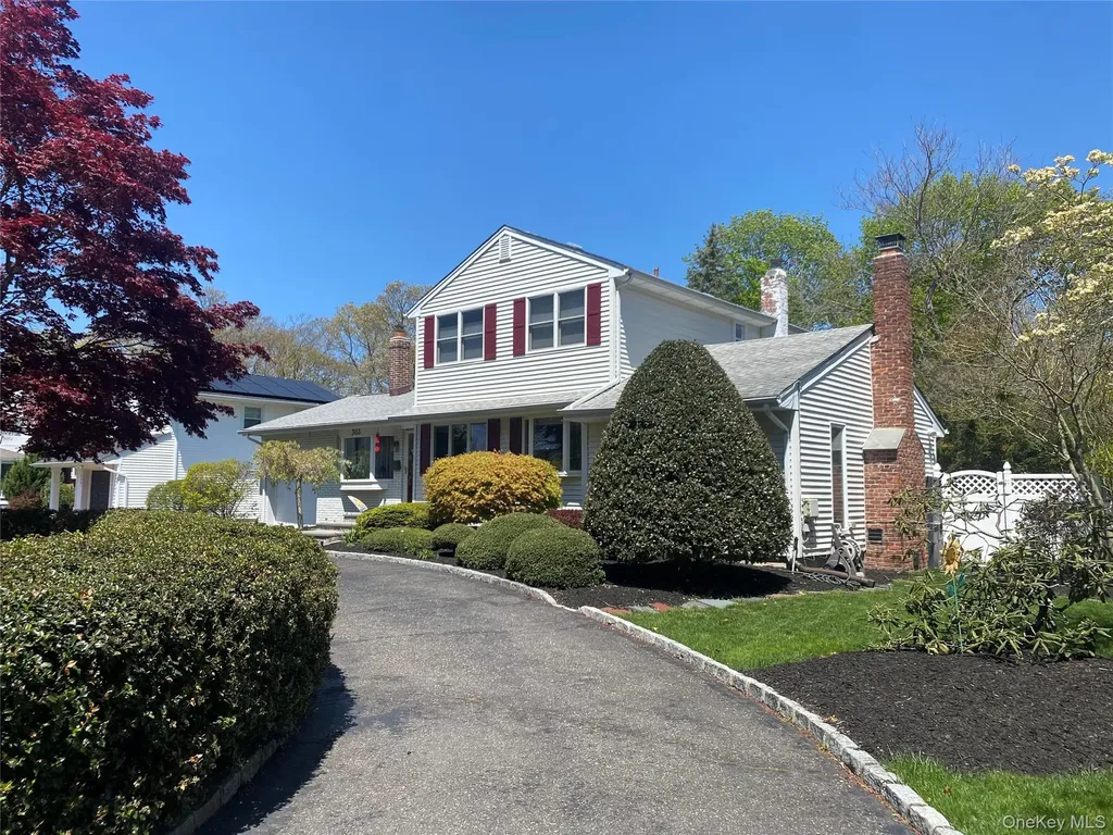 303 Timberpoint Road East Islip NY 11730