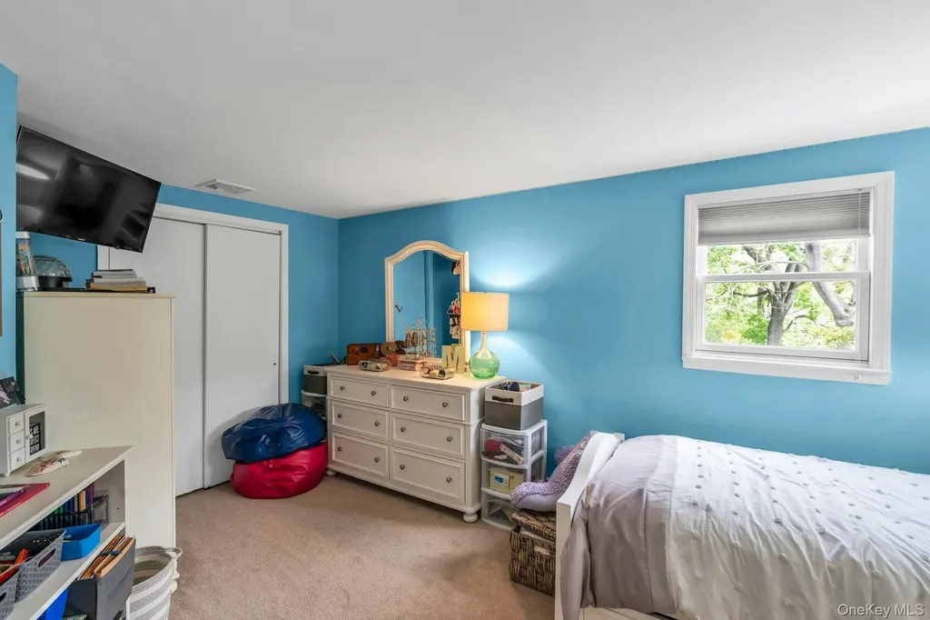 303 Timberpoint Road East Islip NY 11730