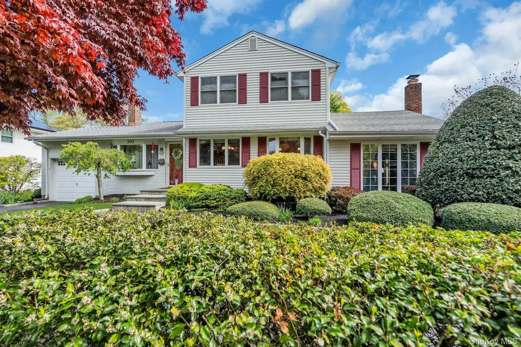 303 Timberpoint Road East Islip NY 11730