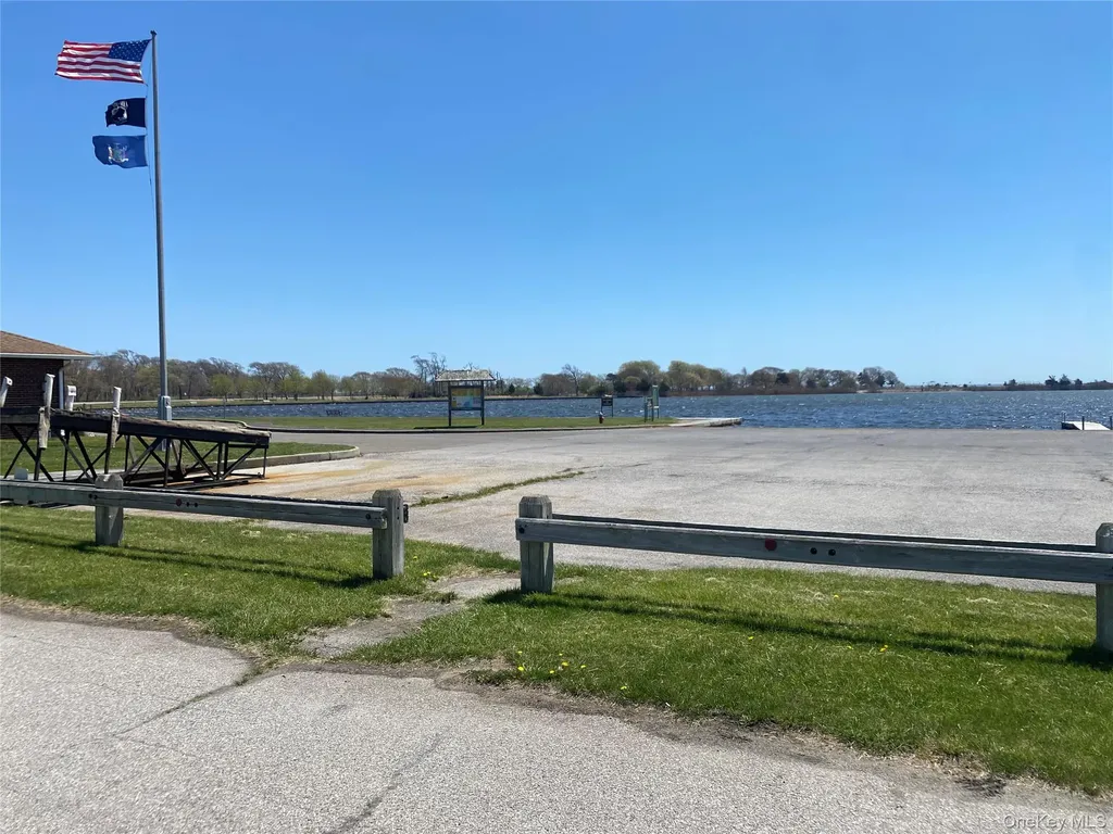 303 Timberpoint Road East Islip NY 11730