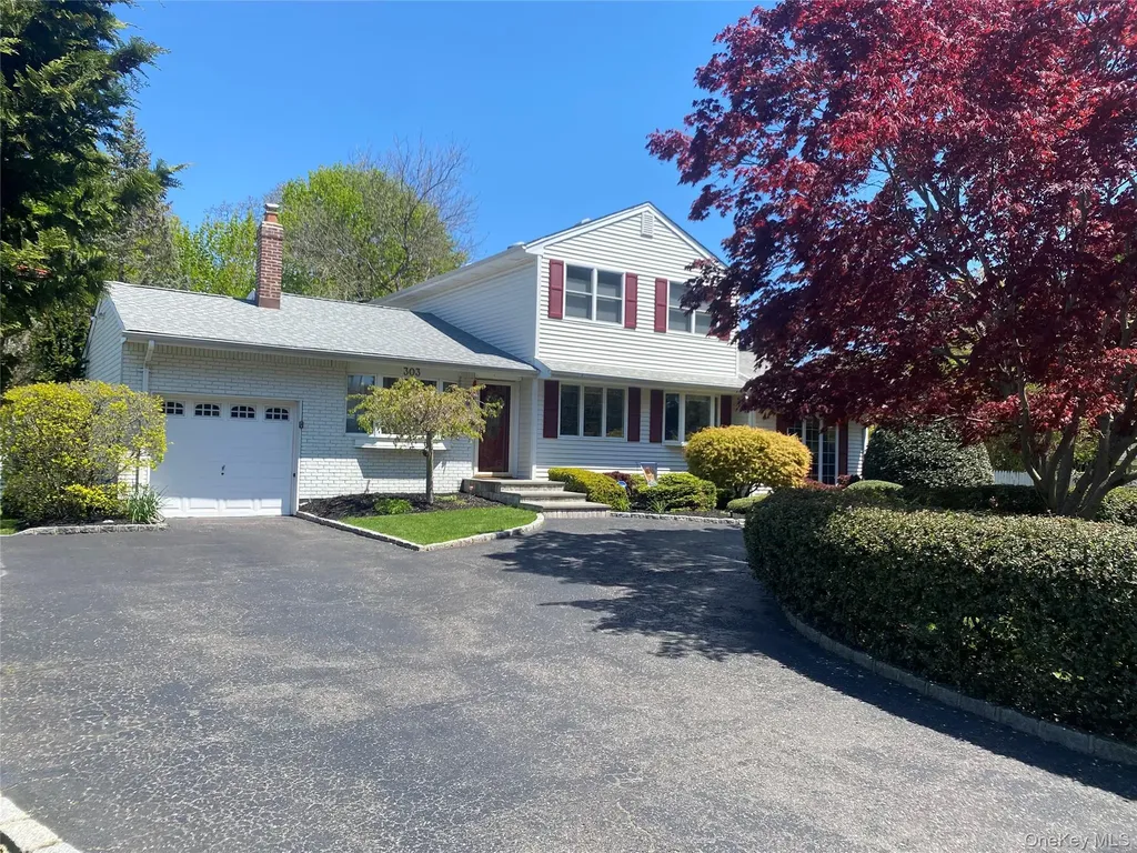 303 Timberpoint Road East Islip NY 11730