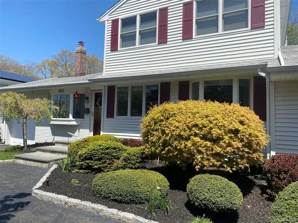 303 Timberpoint Road East Islip NY 11730