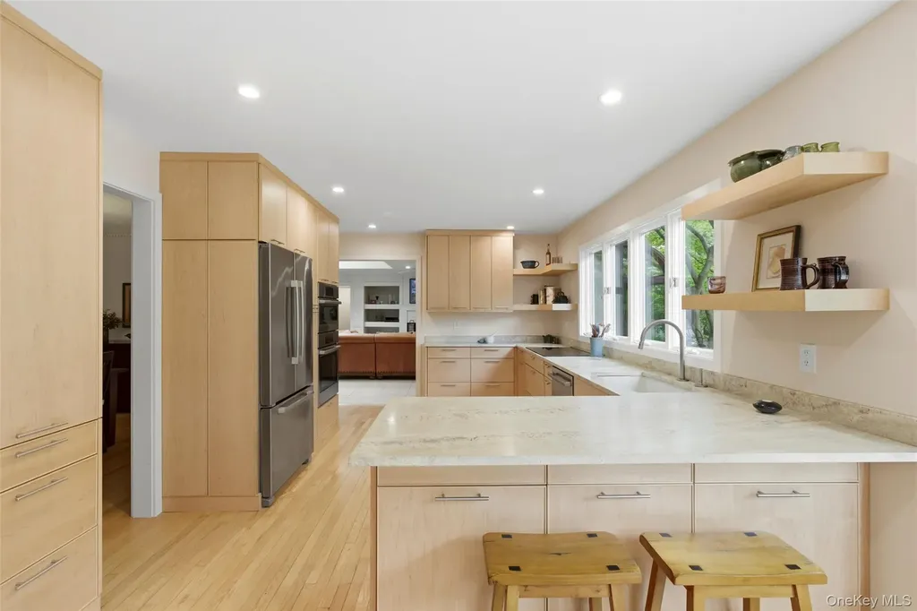 7 Gun Path Setauket NY 11733