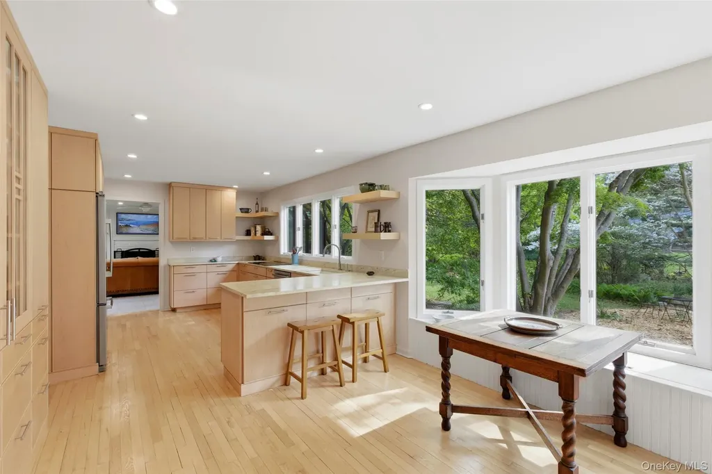 7 Gun Path Setauket NY 11733