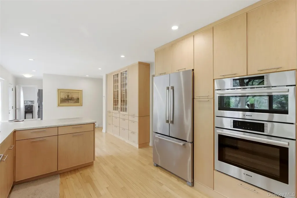 7 Gun Path Setauket NY 11733