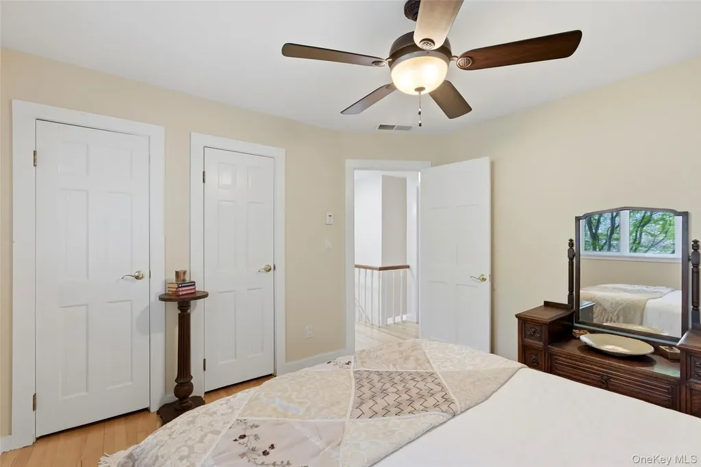 7 Gun Path Setauket NY 11733