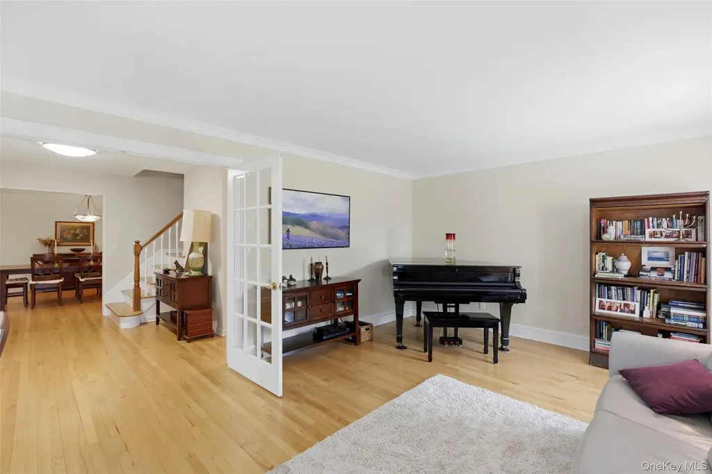 7 Gun Path Setauket NY 11733