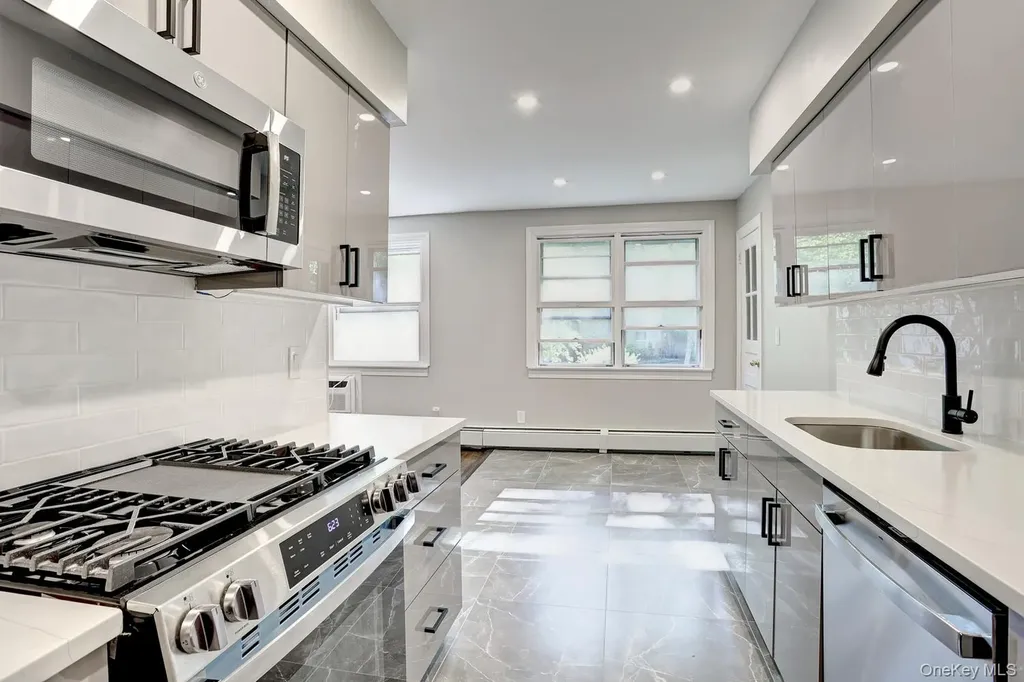 152 Kearsing Parkway Monsey NY 10952