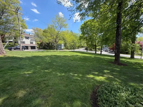 4 Chateaux Circle Scarsdale NY 10583