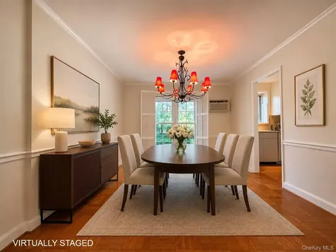 4 Chateaux Circle Scarsdale NY 10583
