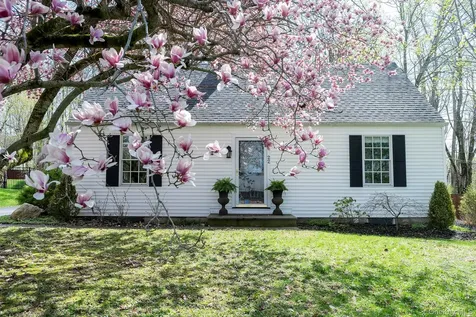 22 Haight Avenue Millbrook NY 12545