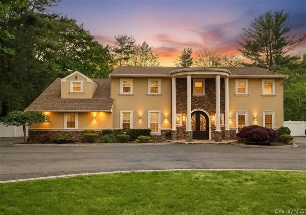 626 Caledonia Road Dix Hills NY 11746