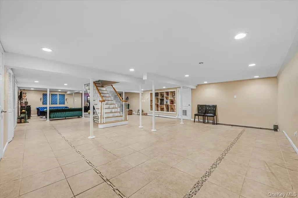 626 Caledonia Road Dix Hills NY 11746