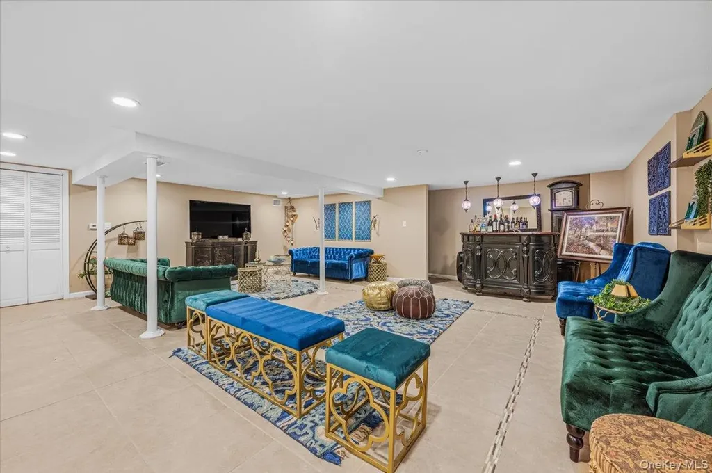 626 Caledonia Road Dix Hills NY 11746