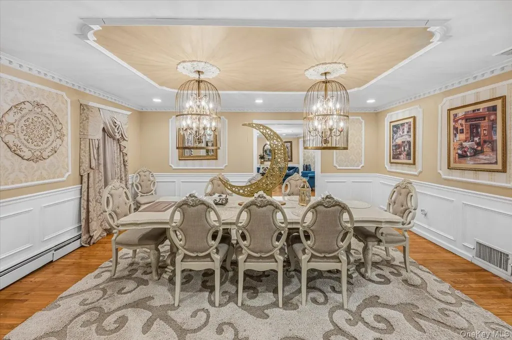 626 Caledonia Road Dix Hills NY 11746