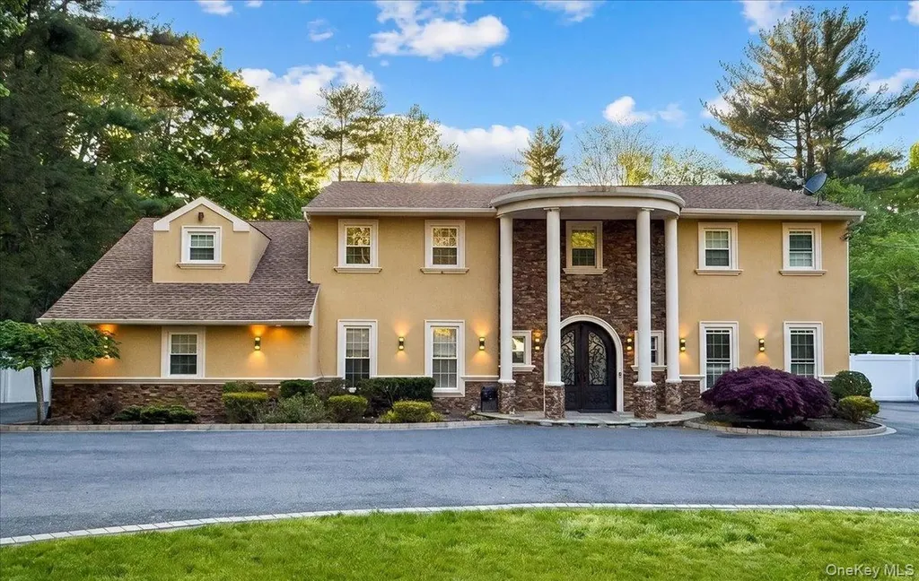 626 Caledonia Road Dix Hills NY 11746