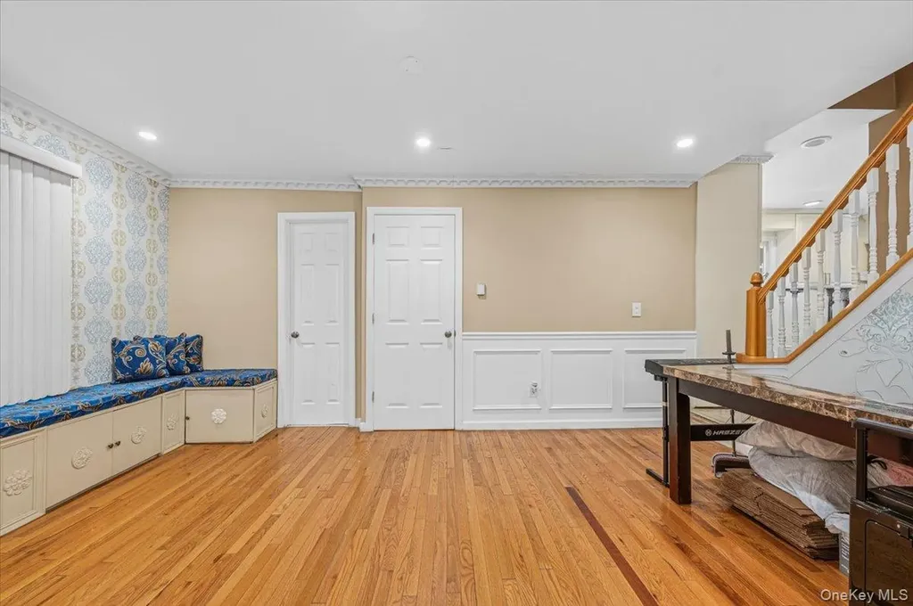 626 Caledonia Road Dix Hills NY 11746