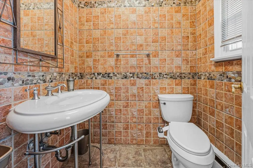 626 Caledonia Road Dix Hills NY 11746