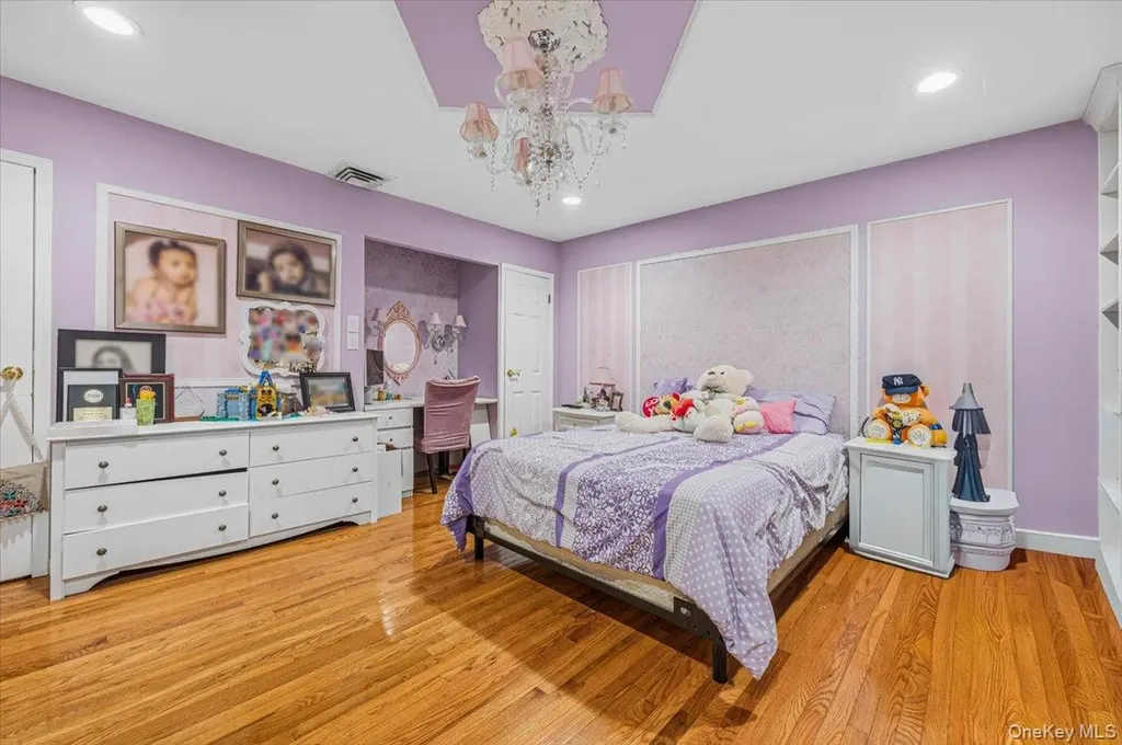 626 Caledonia Road Dix Hills NY 11746