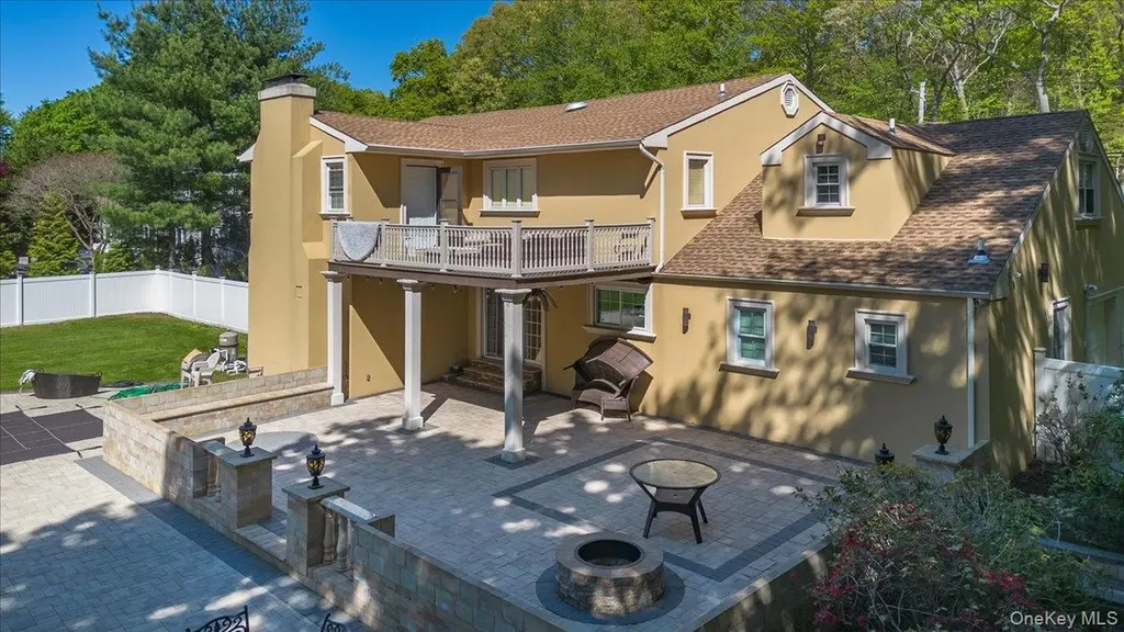 626 Caledonia Road Dix Hills NY 11746