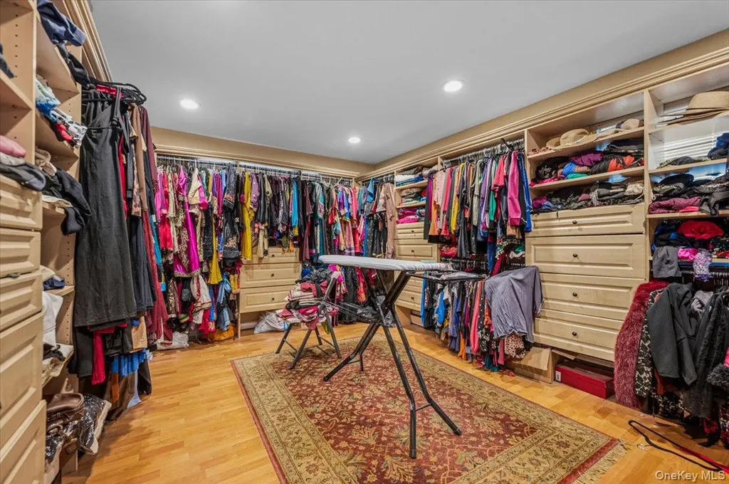 626 Caledonia Road Dix Hills NY 11746
