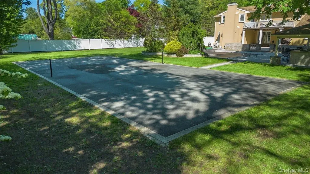 626 Caledonia Road Dix Hills NY 11746