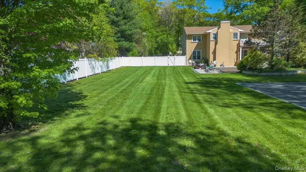 626 Caledonia Road Dix Hills NY 11746