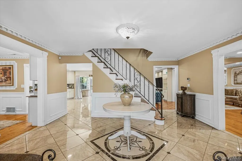 626 Caledonia Road Dix Hills NY 11746