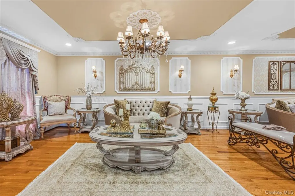 626 Caledonia Road Dix Hills NY 11746
