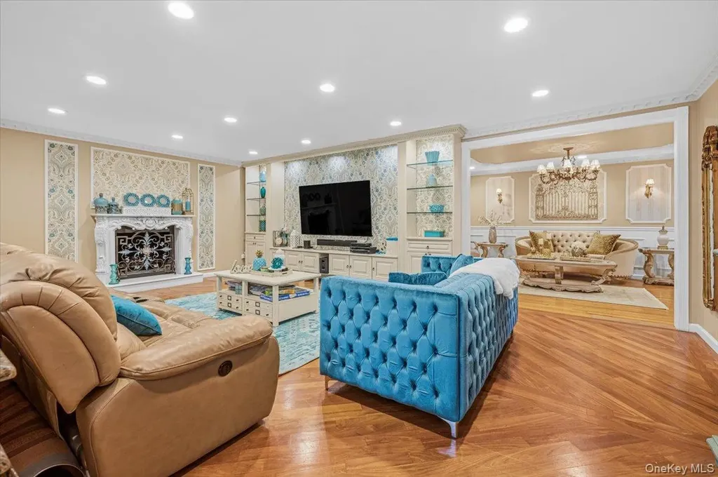 626 Caledonia Road Dix Hills NY 11746