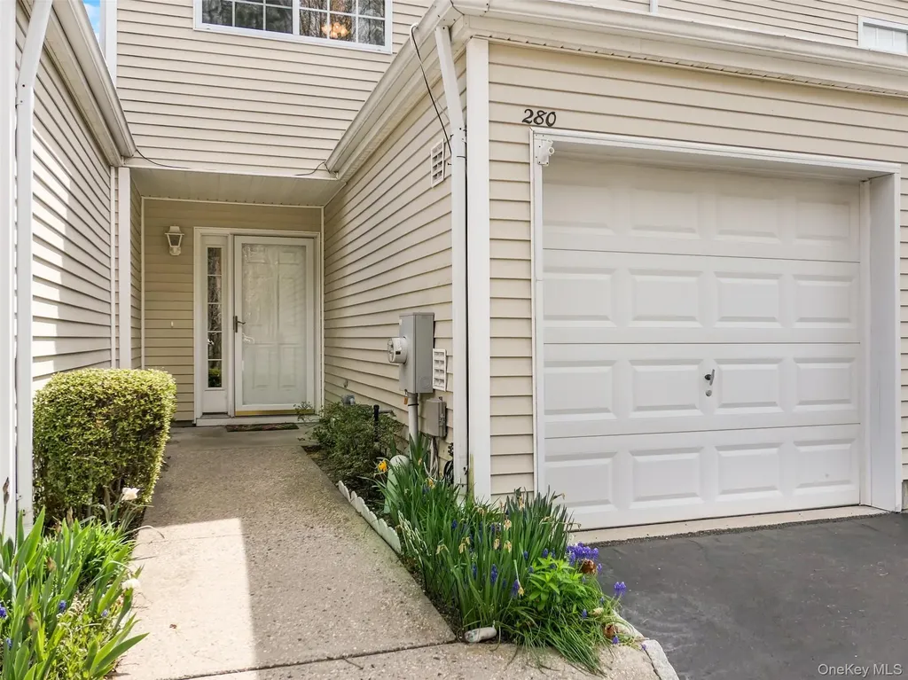 280 Ranch Circle Manorville NY 11949