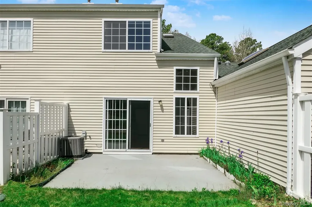 280 Ranch Circle Manorville NY 11949