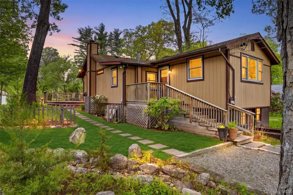 3079 Maqua Place Mohegan Lake NY 10547