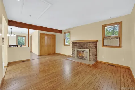 3079 Maqua Place Mohegan Lake NY 10547