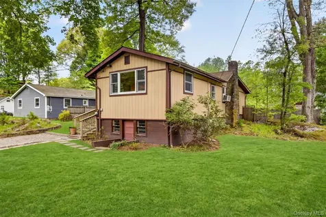 3079 Maqua Place Mohegan Lake NY 10547