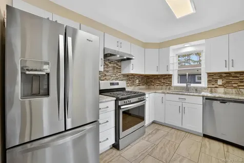3079 Maqua Place Mohegan Lake NY 10547