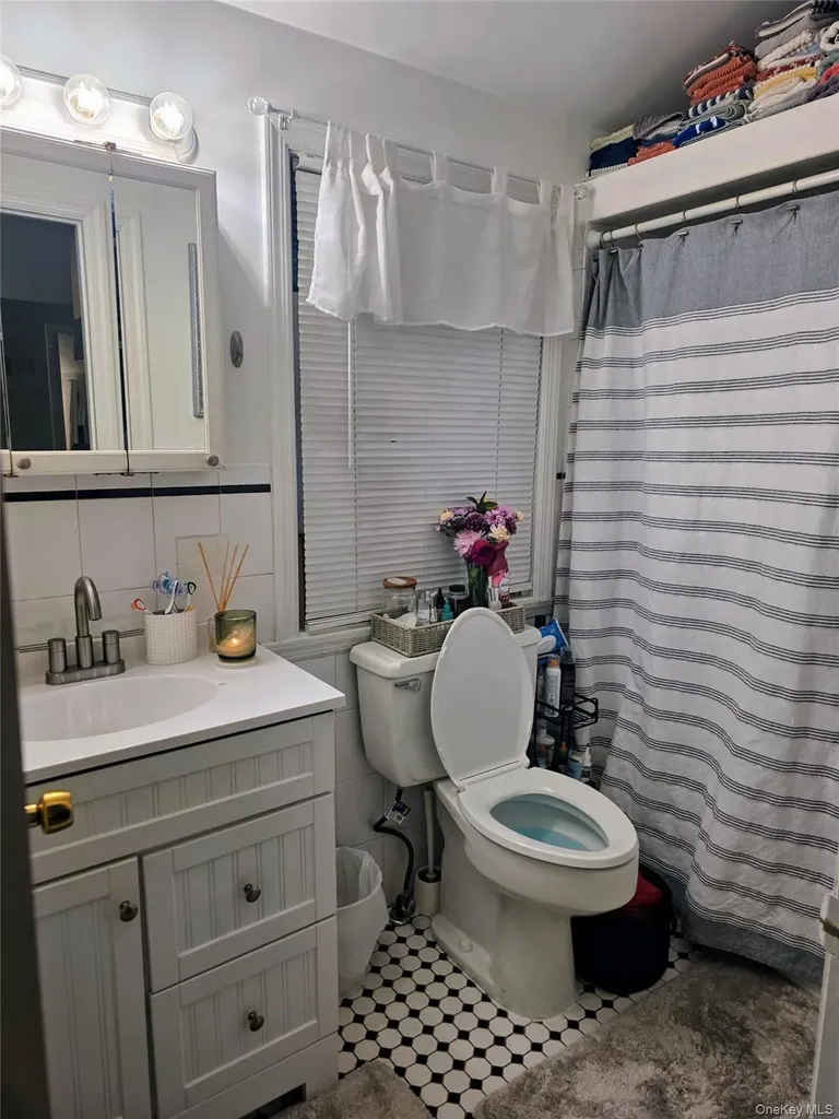 117 Maple Avenue Flanders NY 11901