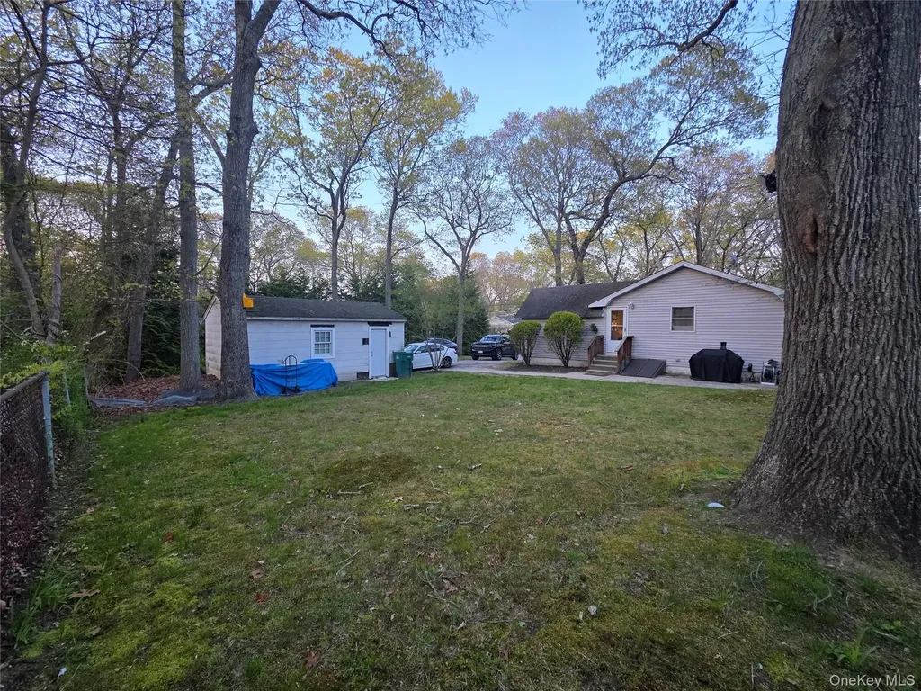 117 Maple Avenue Flanders NY 11901