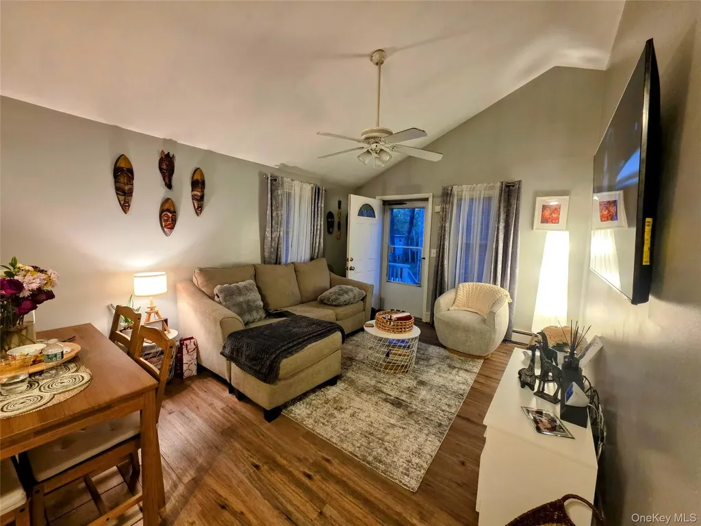 117 Maple Avenue Flanders NY 11901