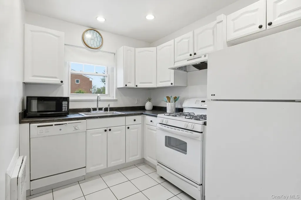 1879 Crompond Road Peekskill NY 10566