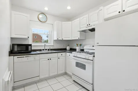 1879 Crompond Road Peekskill NY 10566