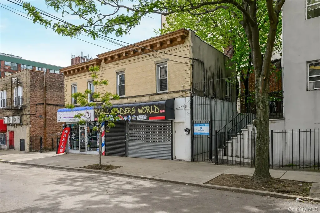 704 E 183rd Street Bronx NY 10458