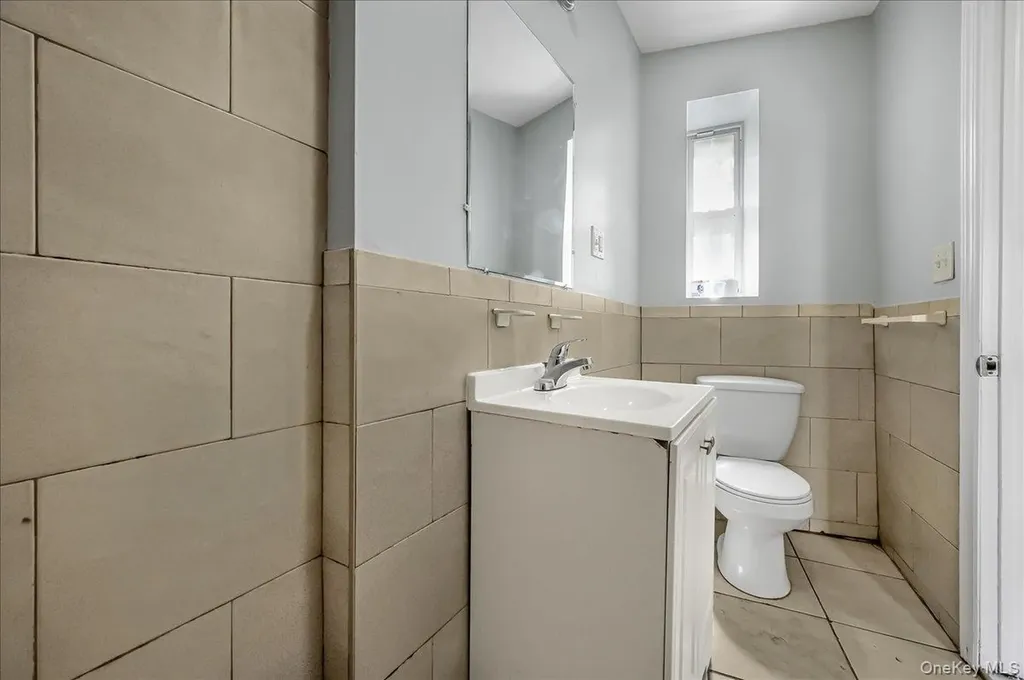 704 E 183rd Street Bronx NY 10458