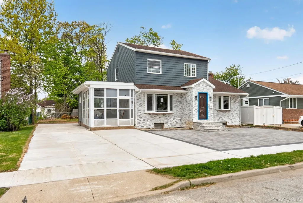 1524 Bowe Road Valley Stream NY 11580